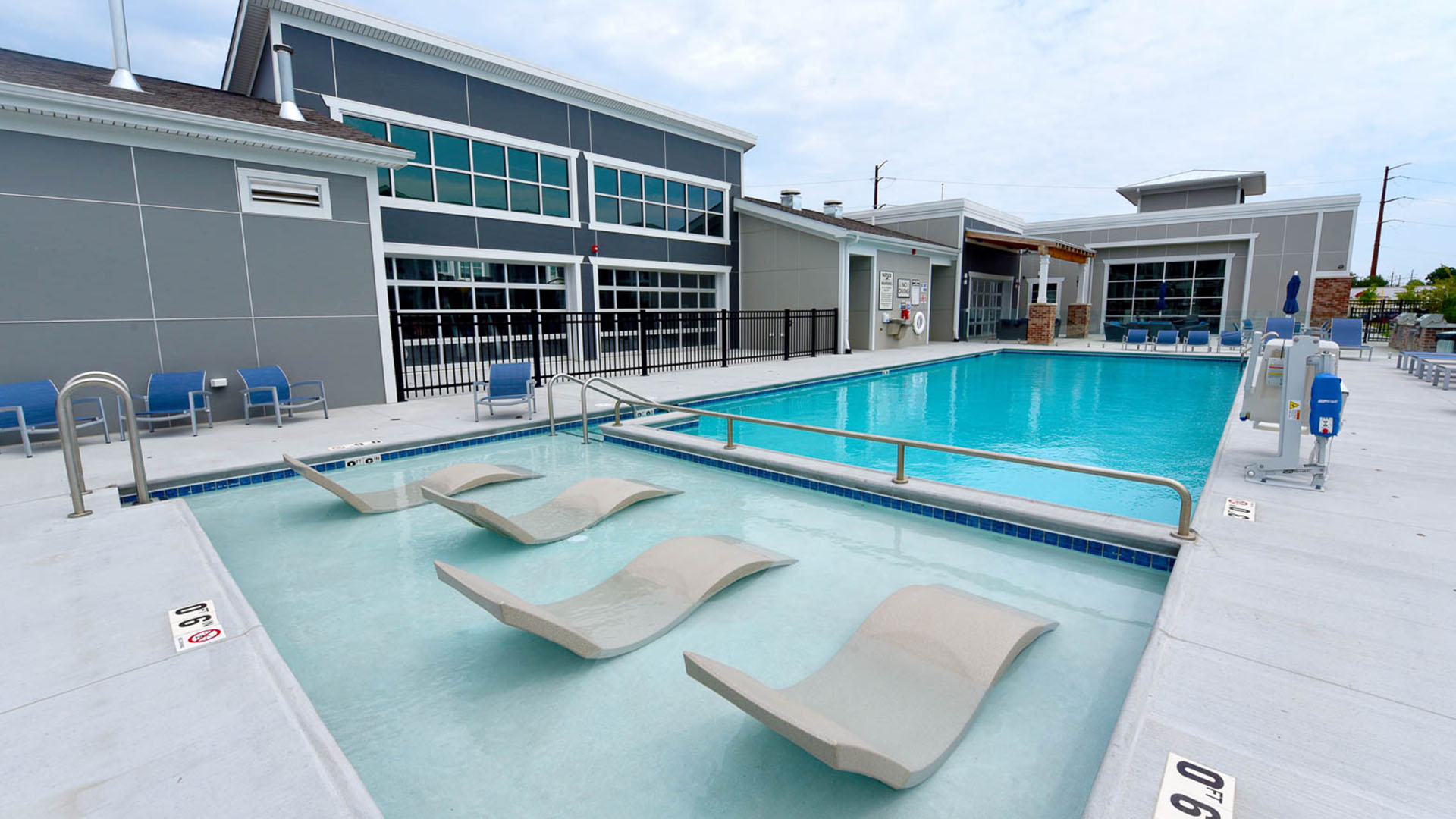 Springs at South Elgin Apartments Near Chicago, Illinois